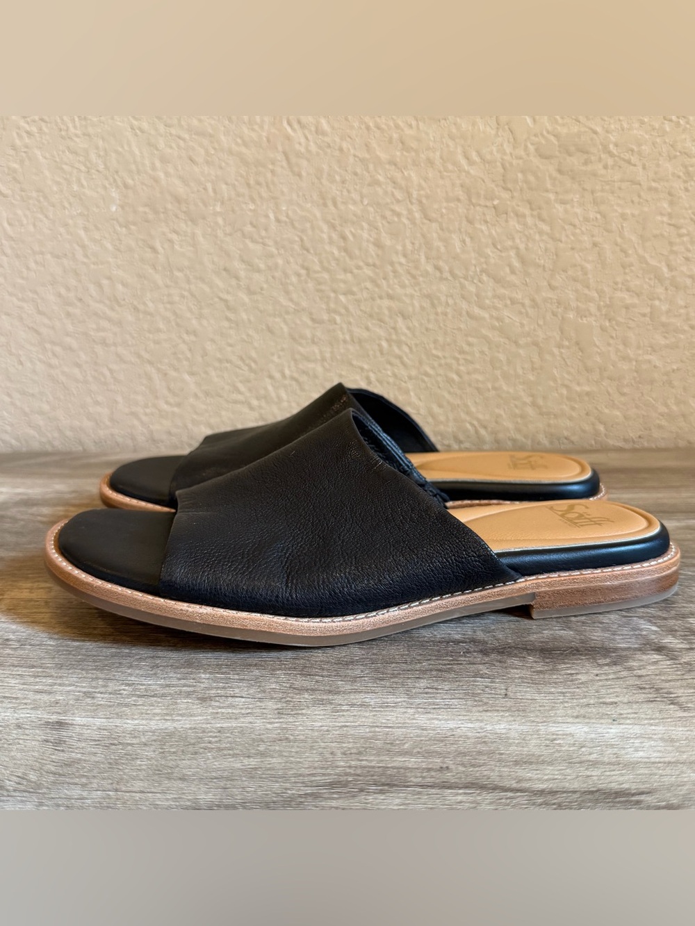 Sofft Noble Leather Slides - Picture 3 of 10